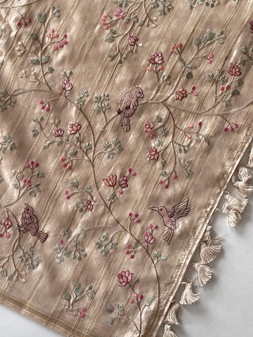 Beige Loom Tussar Saree Roohri