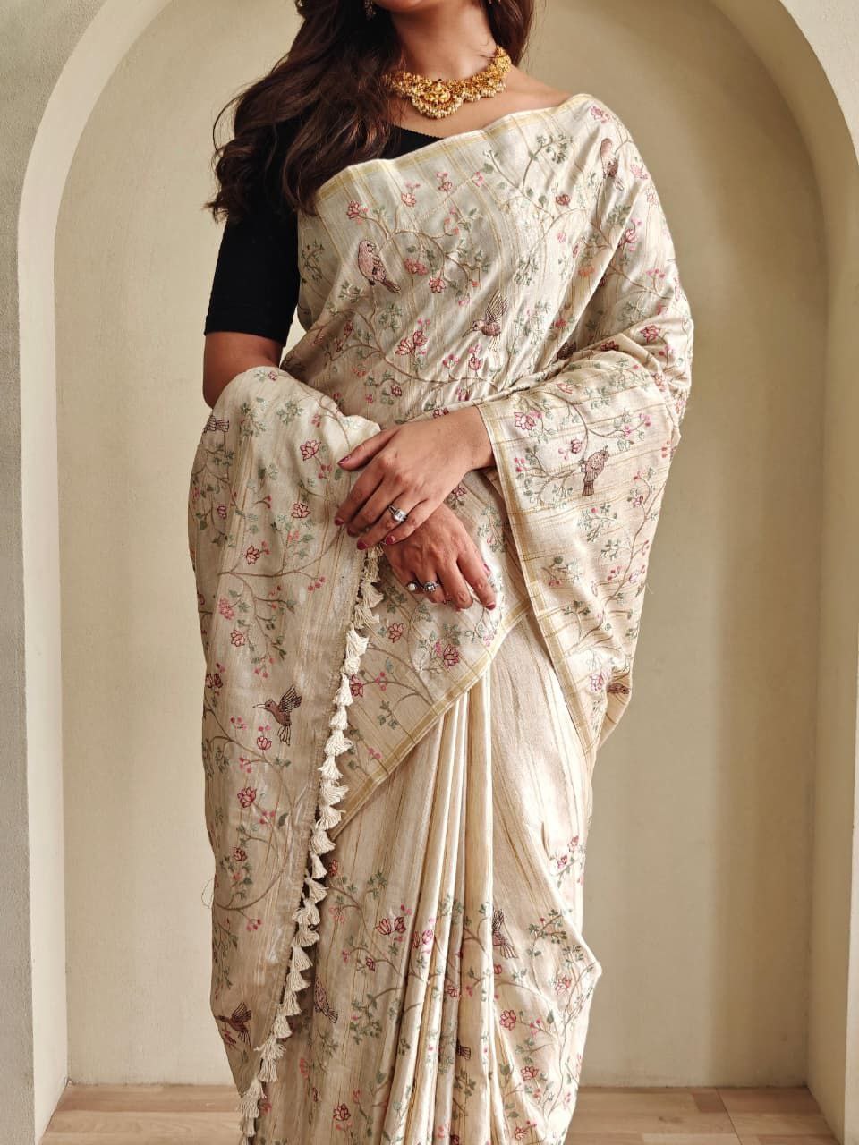 Beige Loom Tussar Saree Roohri