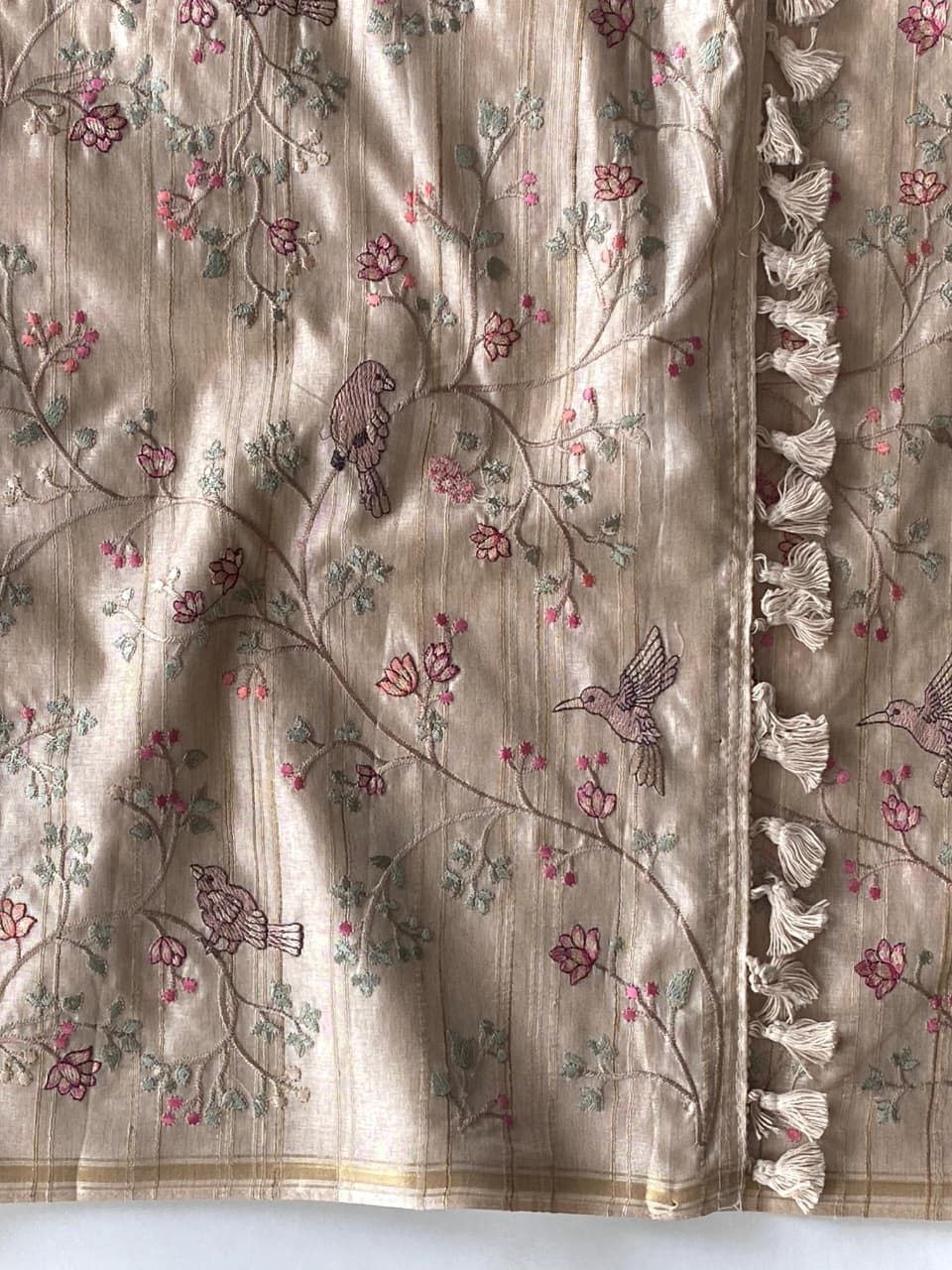 Beige Loom Tussar Saree Roohri