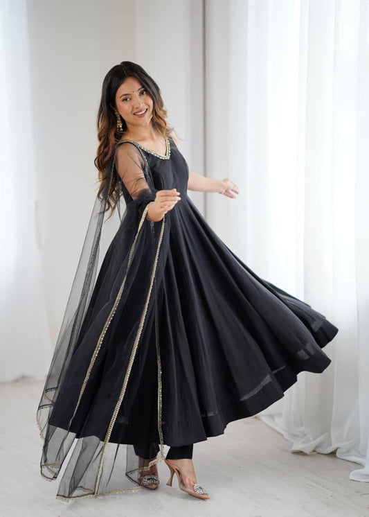 Black Mirror Anarkali Suit Set Roohri