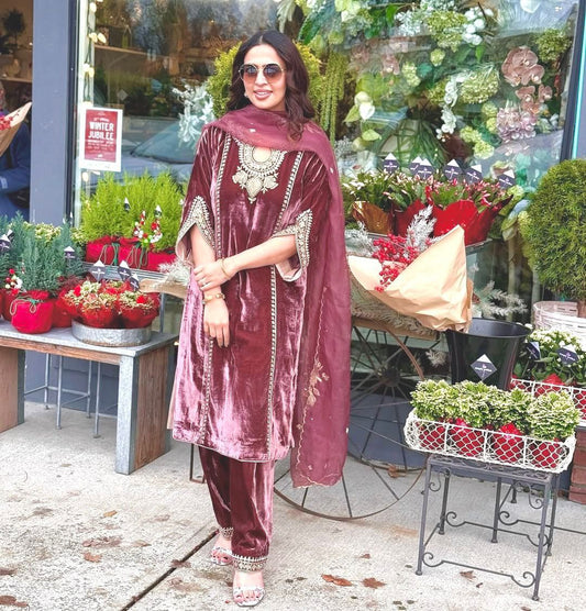 Velvet Suit Set Roohri