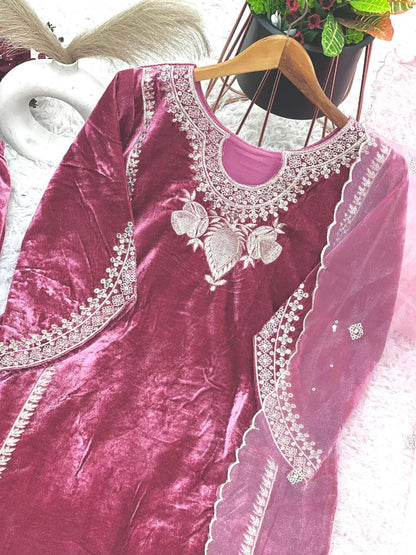 Velvet Suit Set Roohri